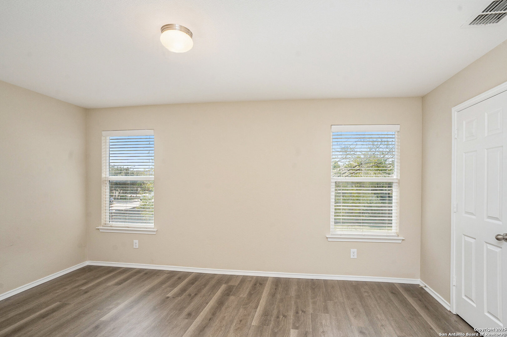property viewer photo 14