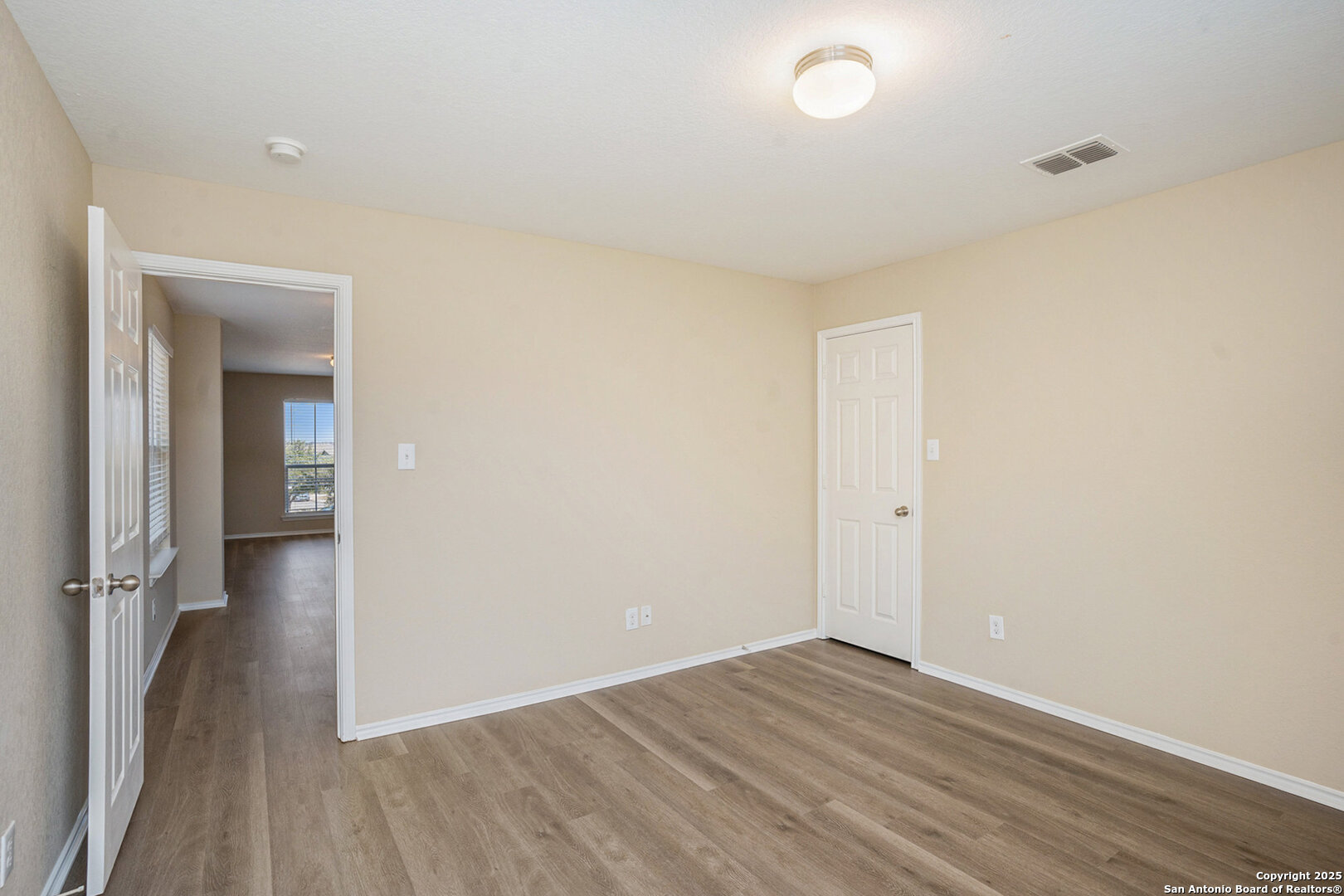 property viewer photo 17