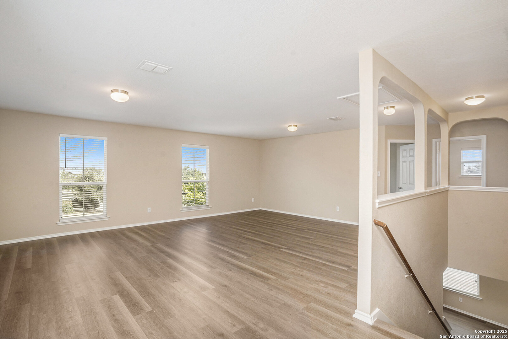 property viewer photo 18