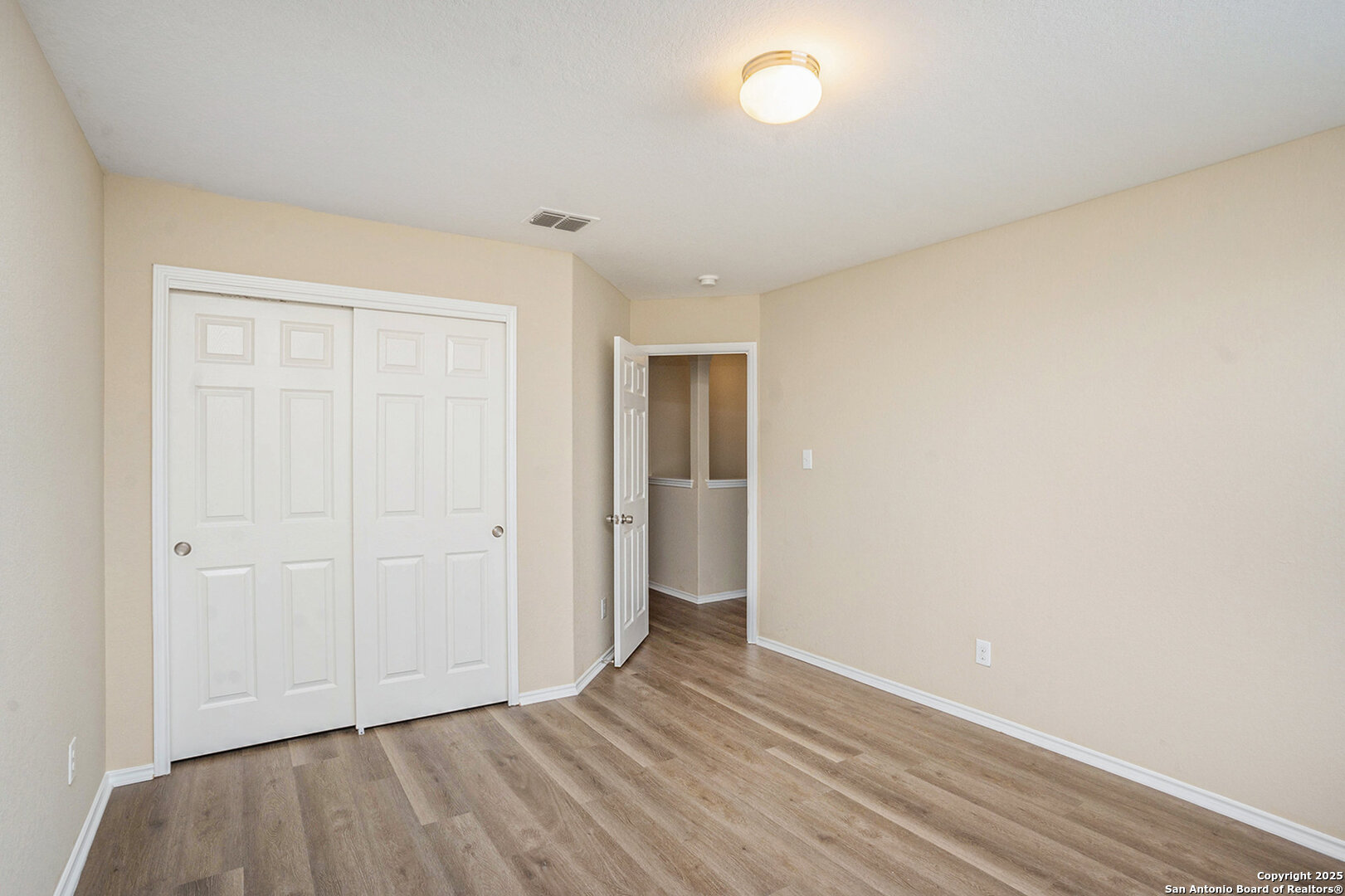 property viewer photo 20