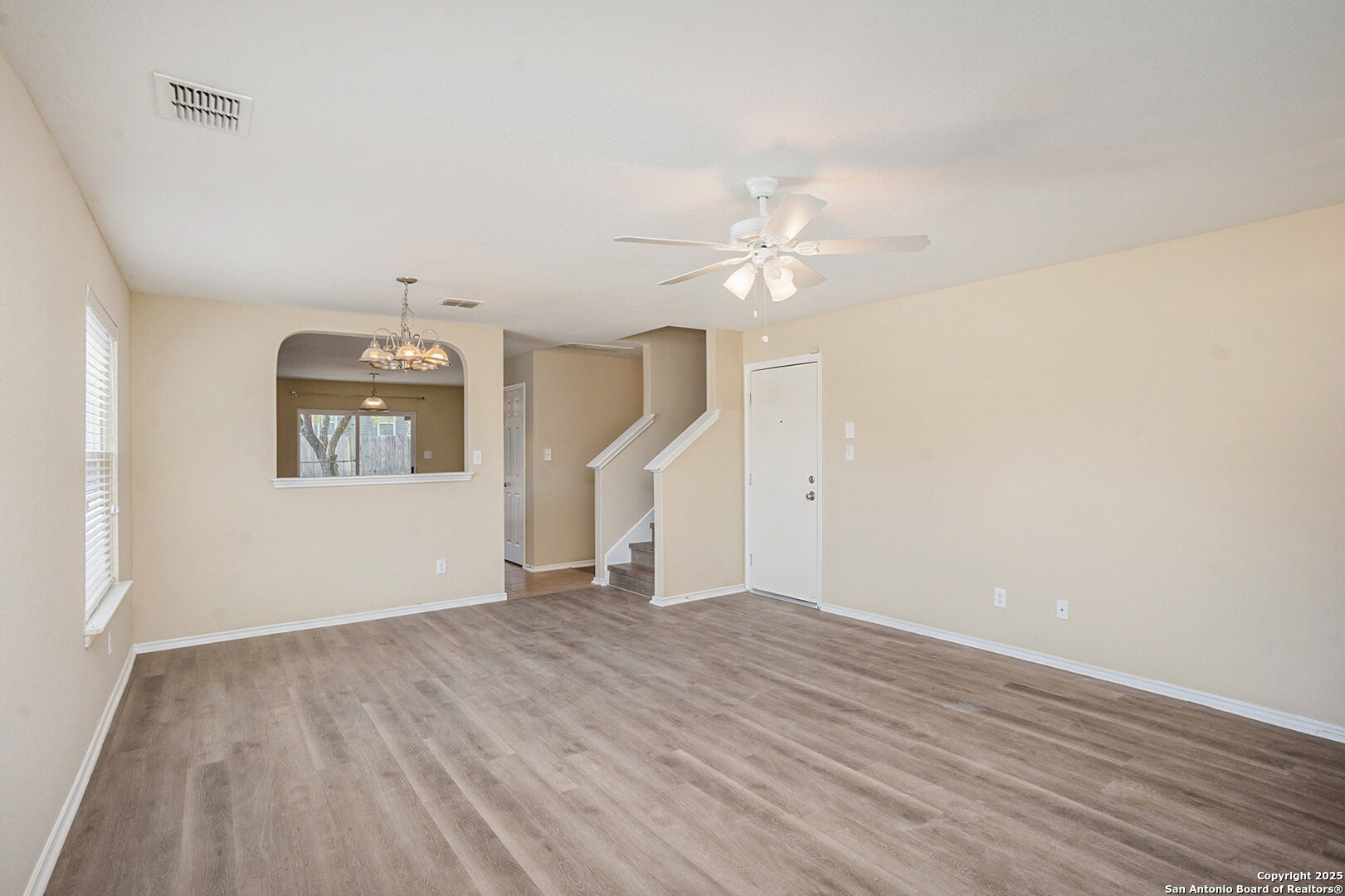 property viewer photo 4