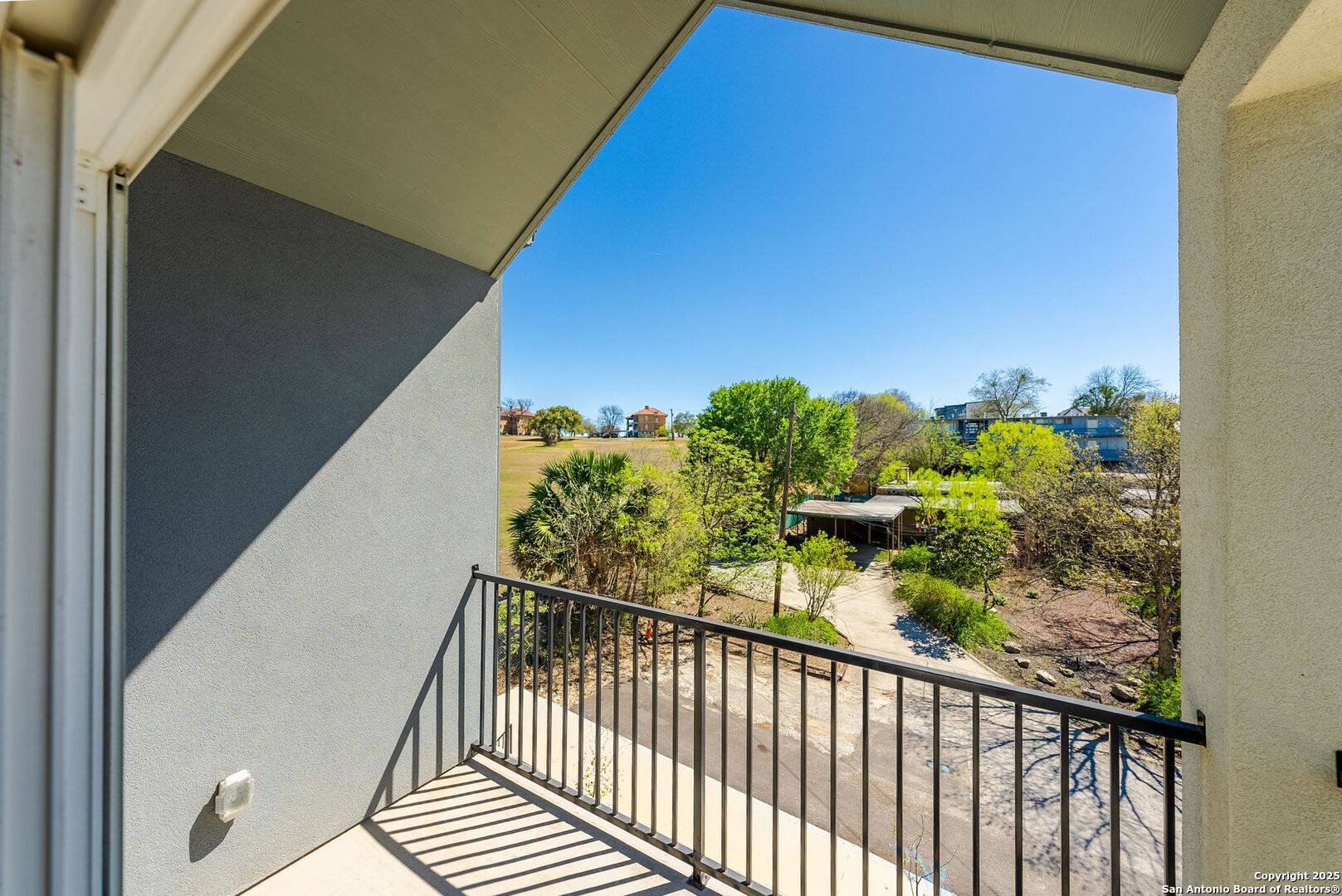 main property photo 20