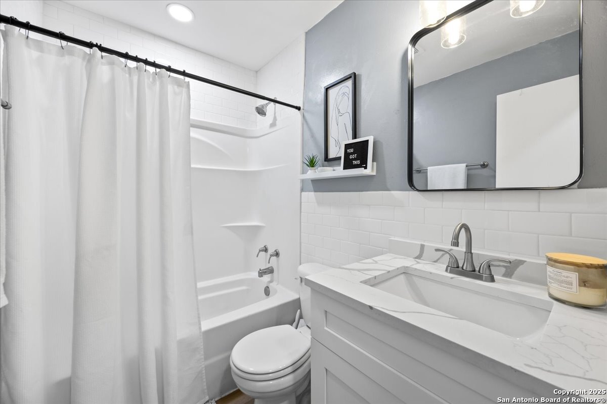 property viewer photo 18