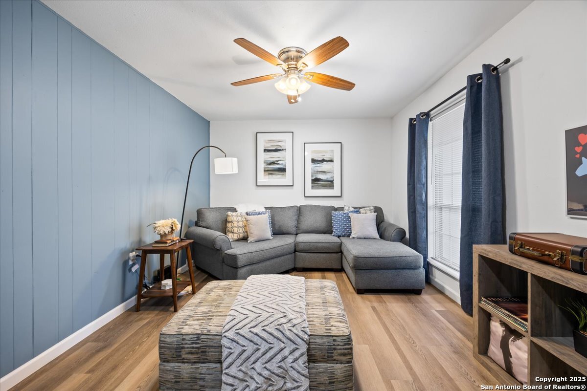property viewer photo 6
