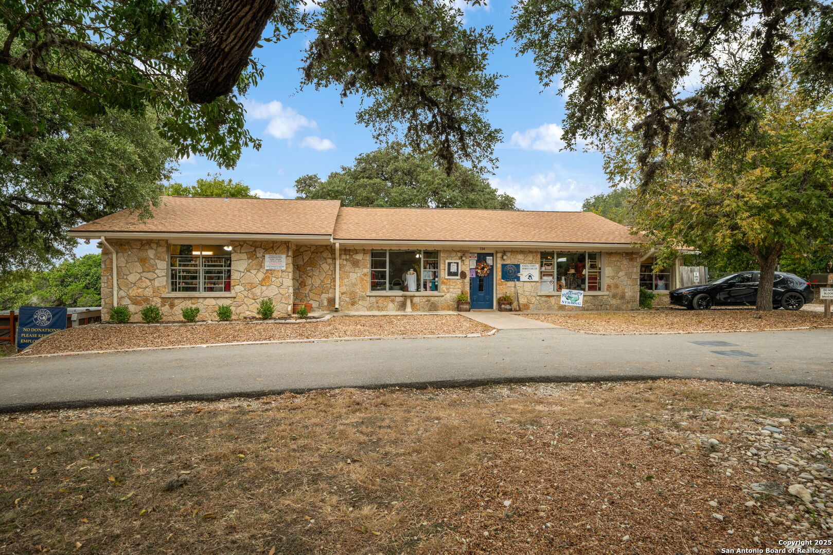 main property photo 13
