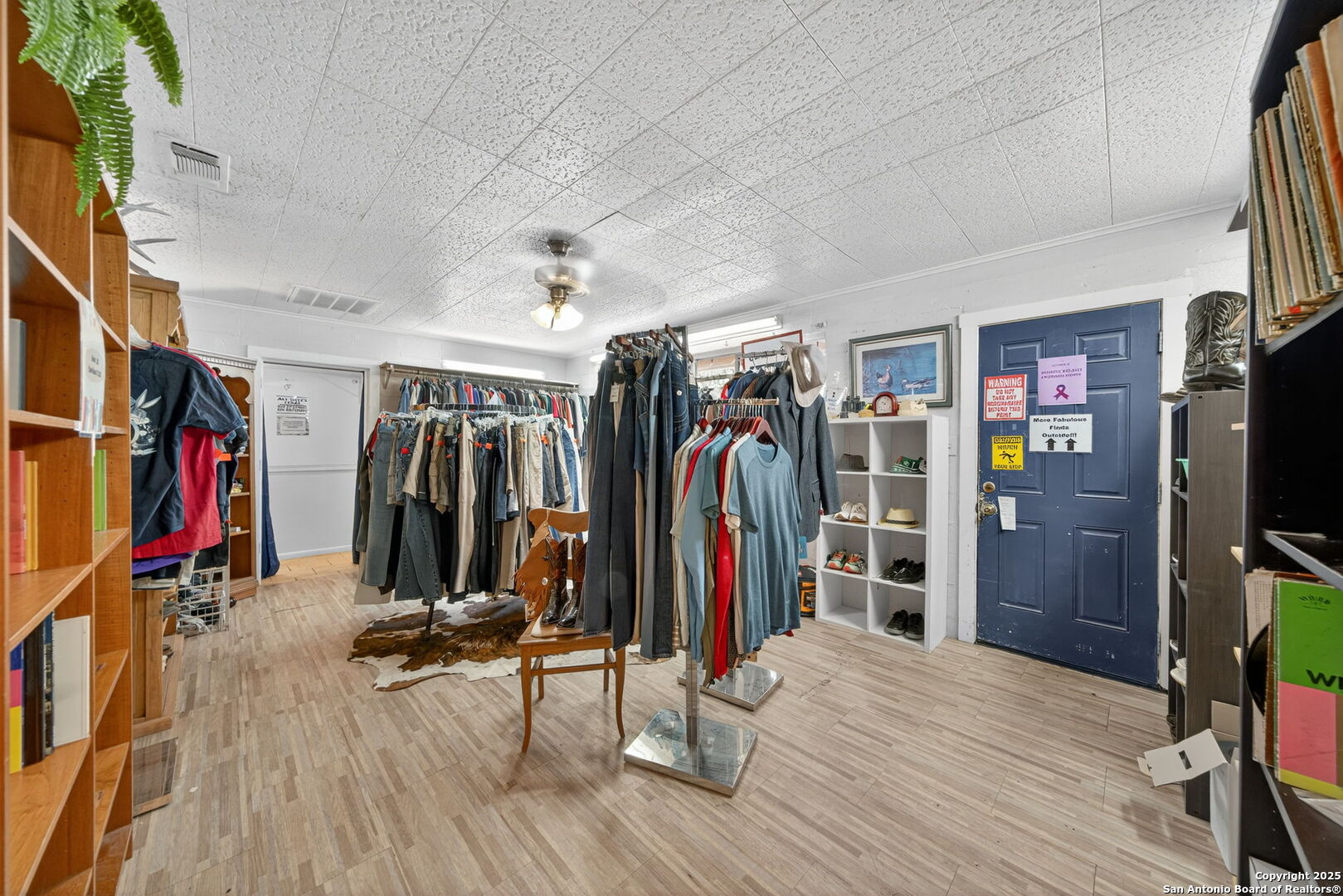 main property photo 28
