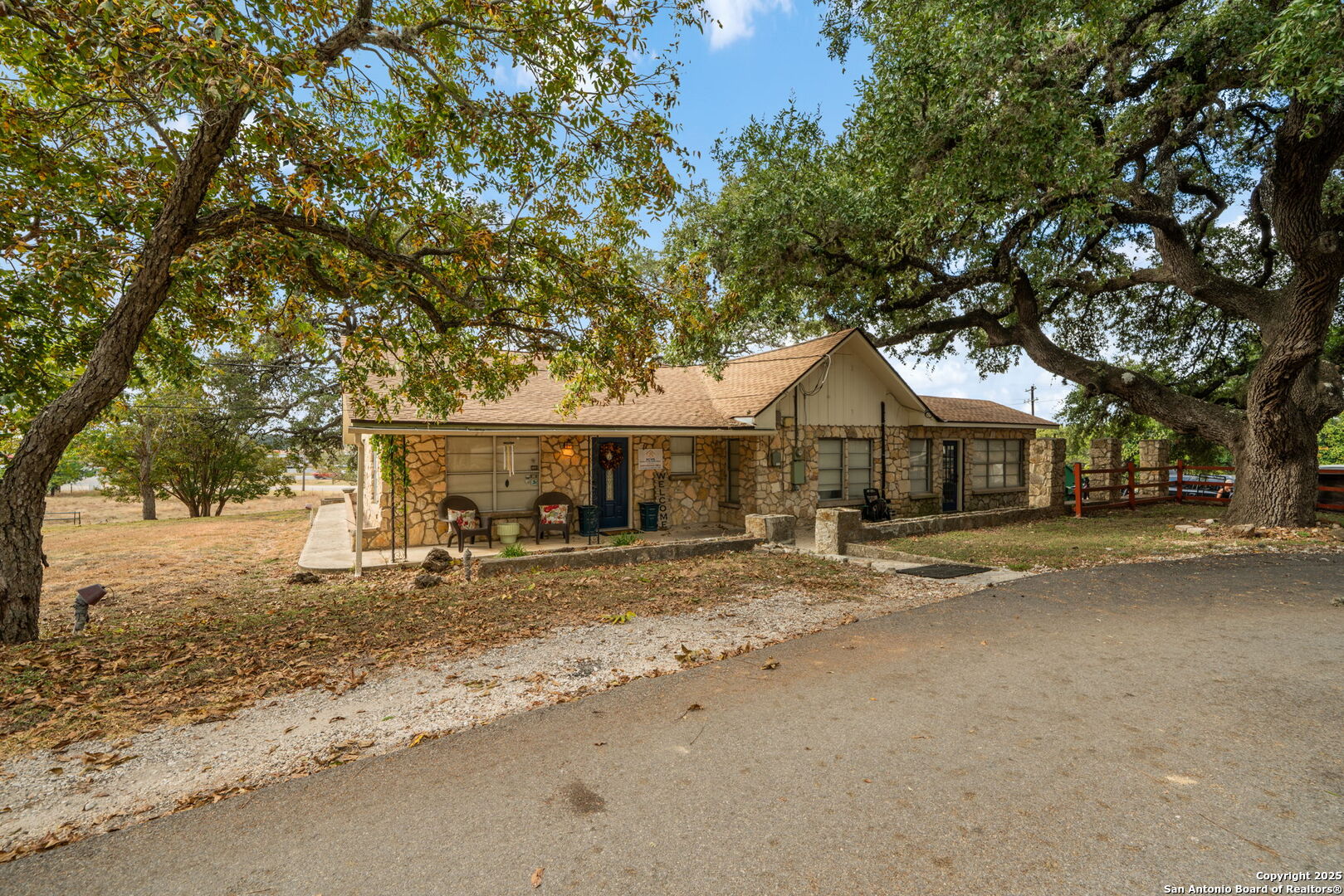 main property photo 41