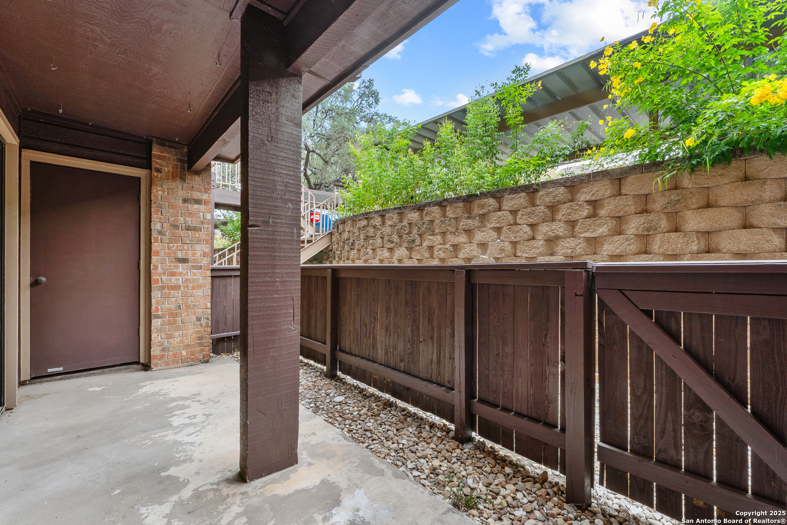 main property photo 20