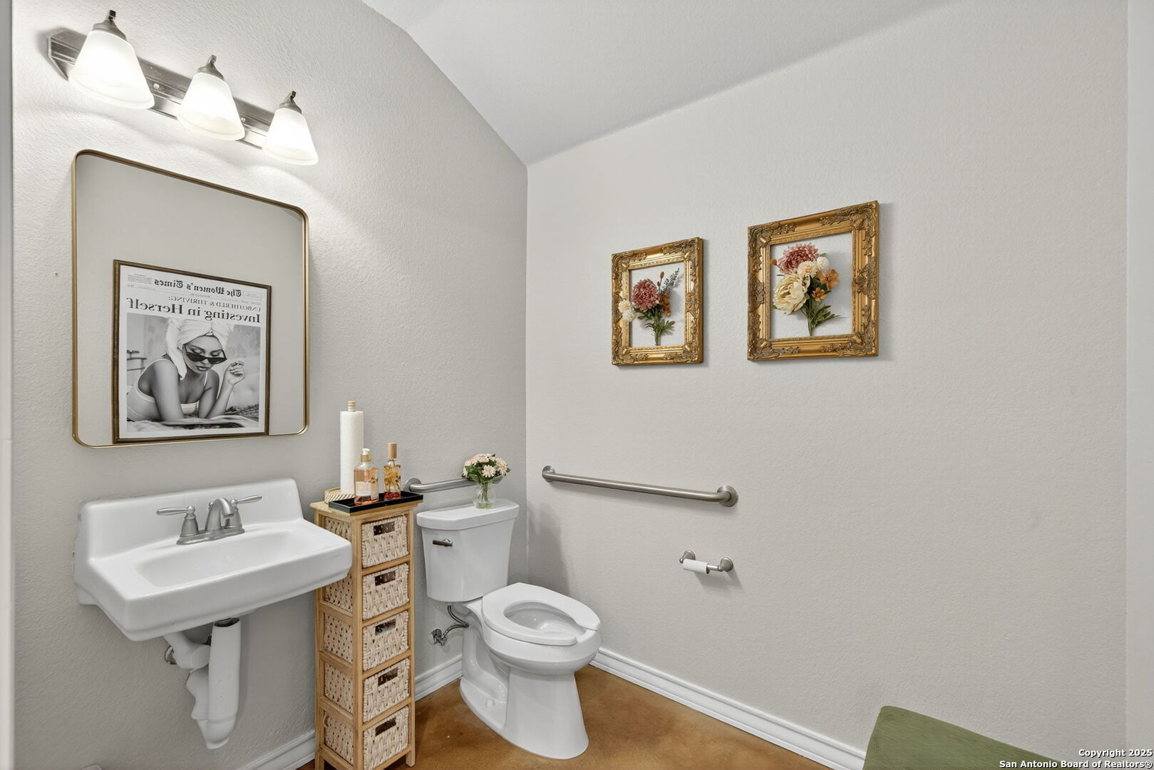 main property photo 30