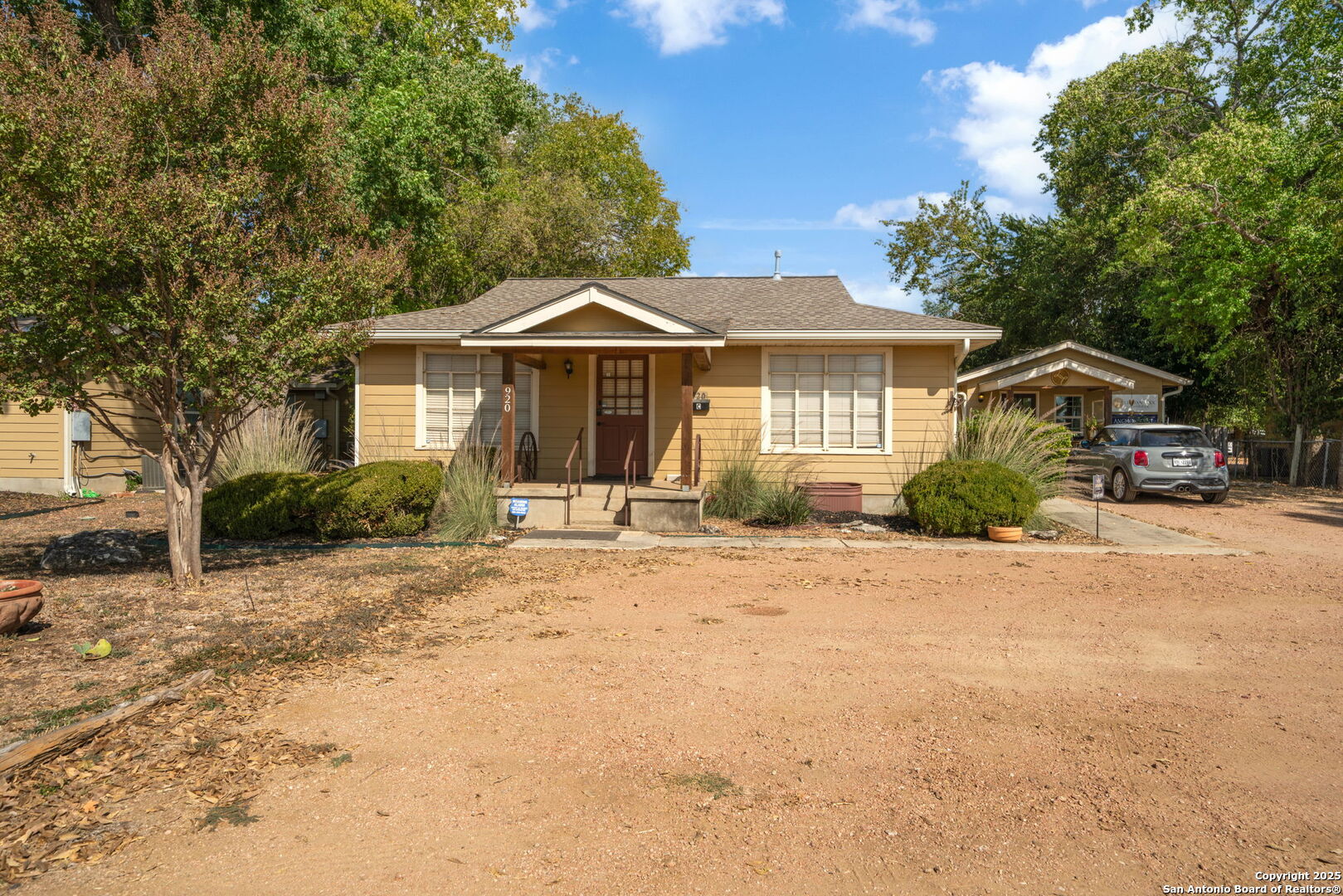 main property photo 7