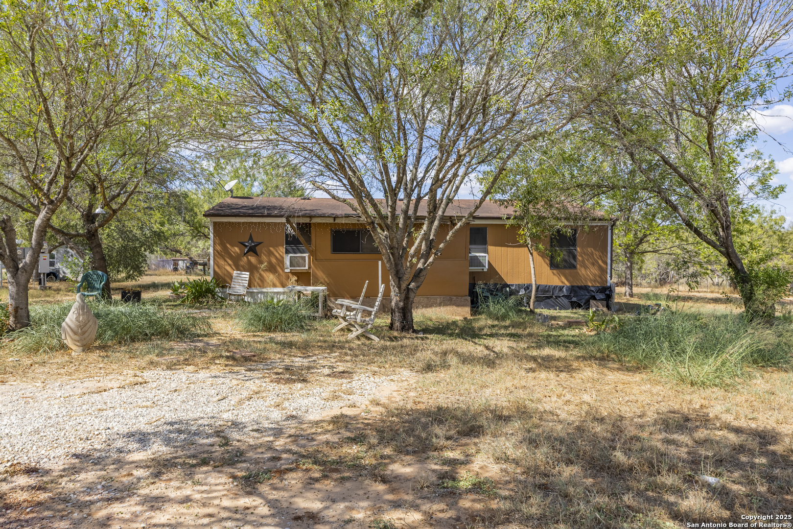 main property photo 5