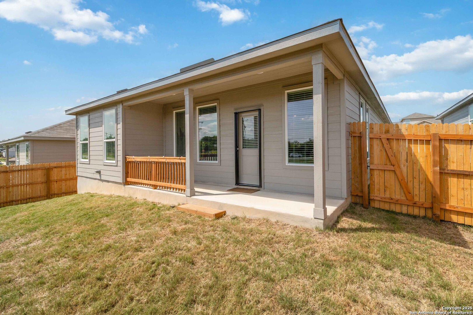 main property photo 23