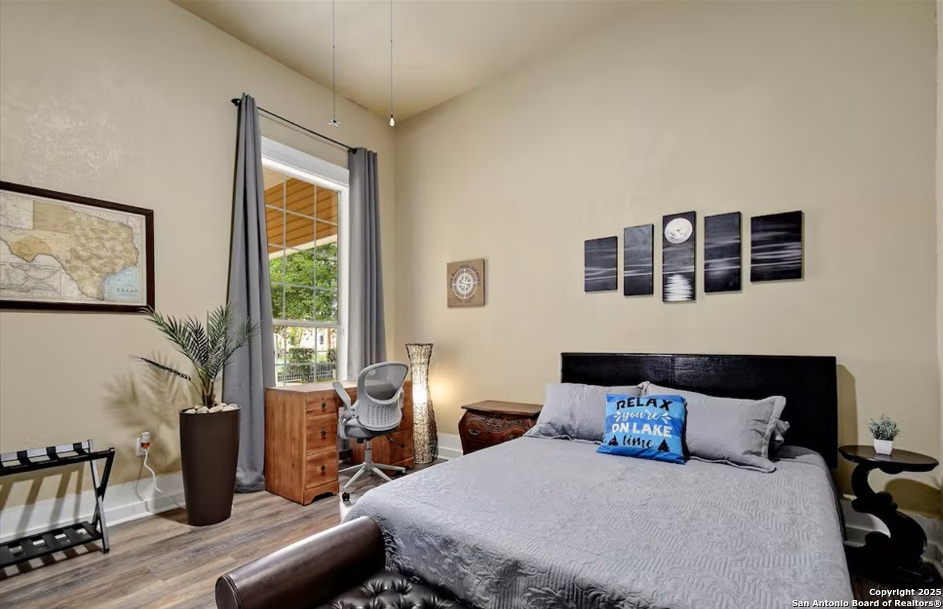 main property photo 9