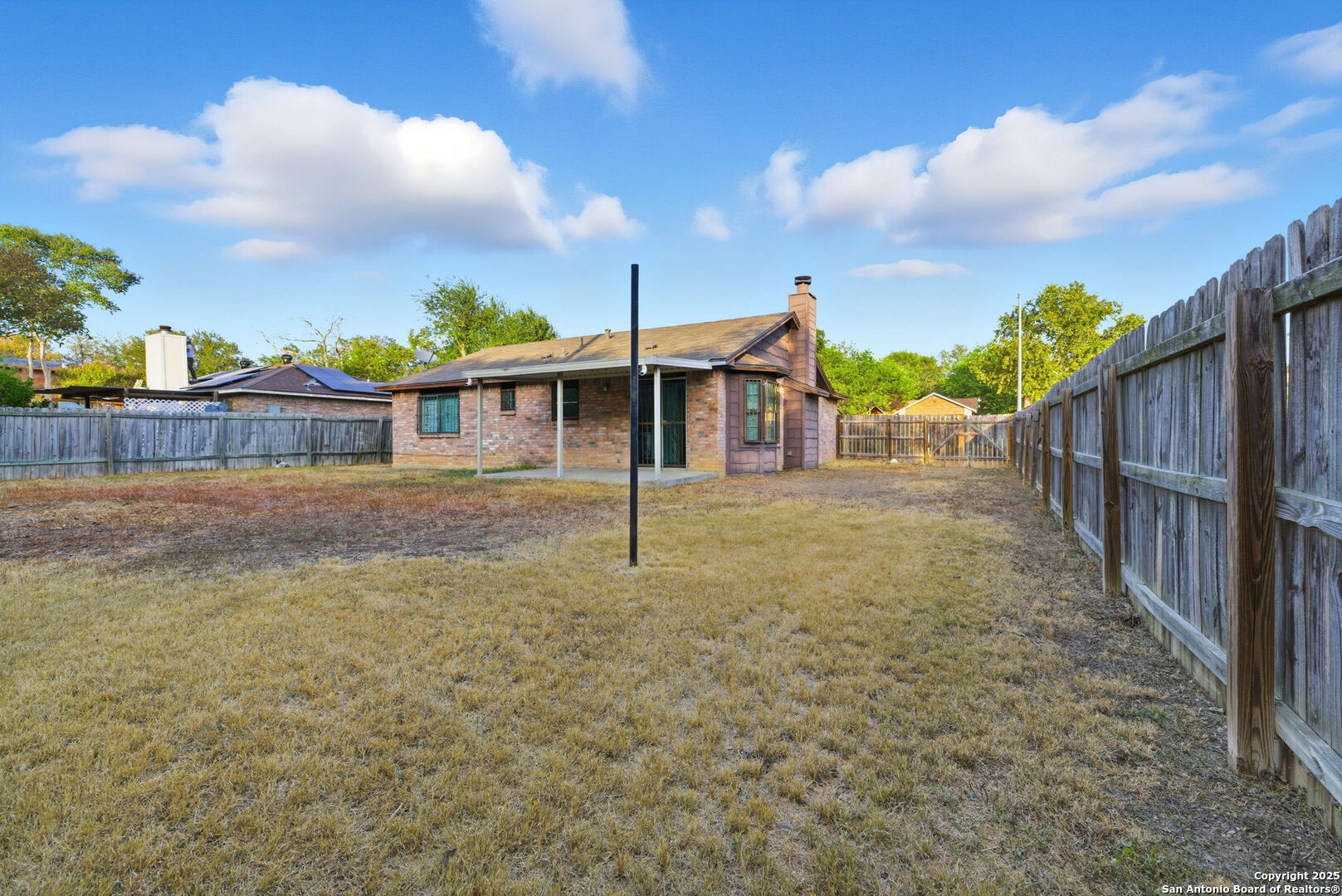 main property photo 23