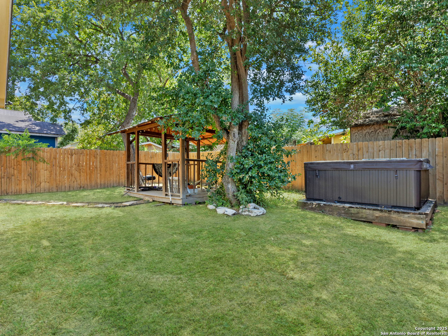 main property photo 25
