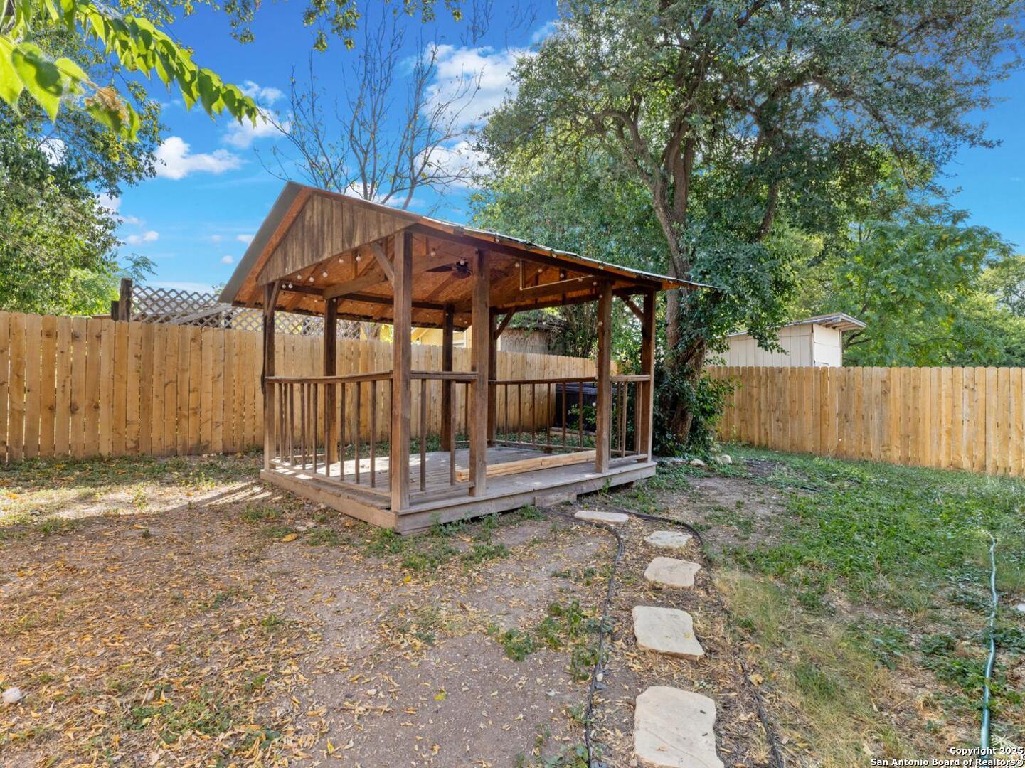 main property photo 26