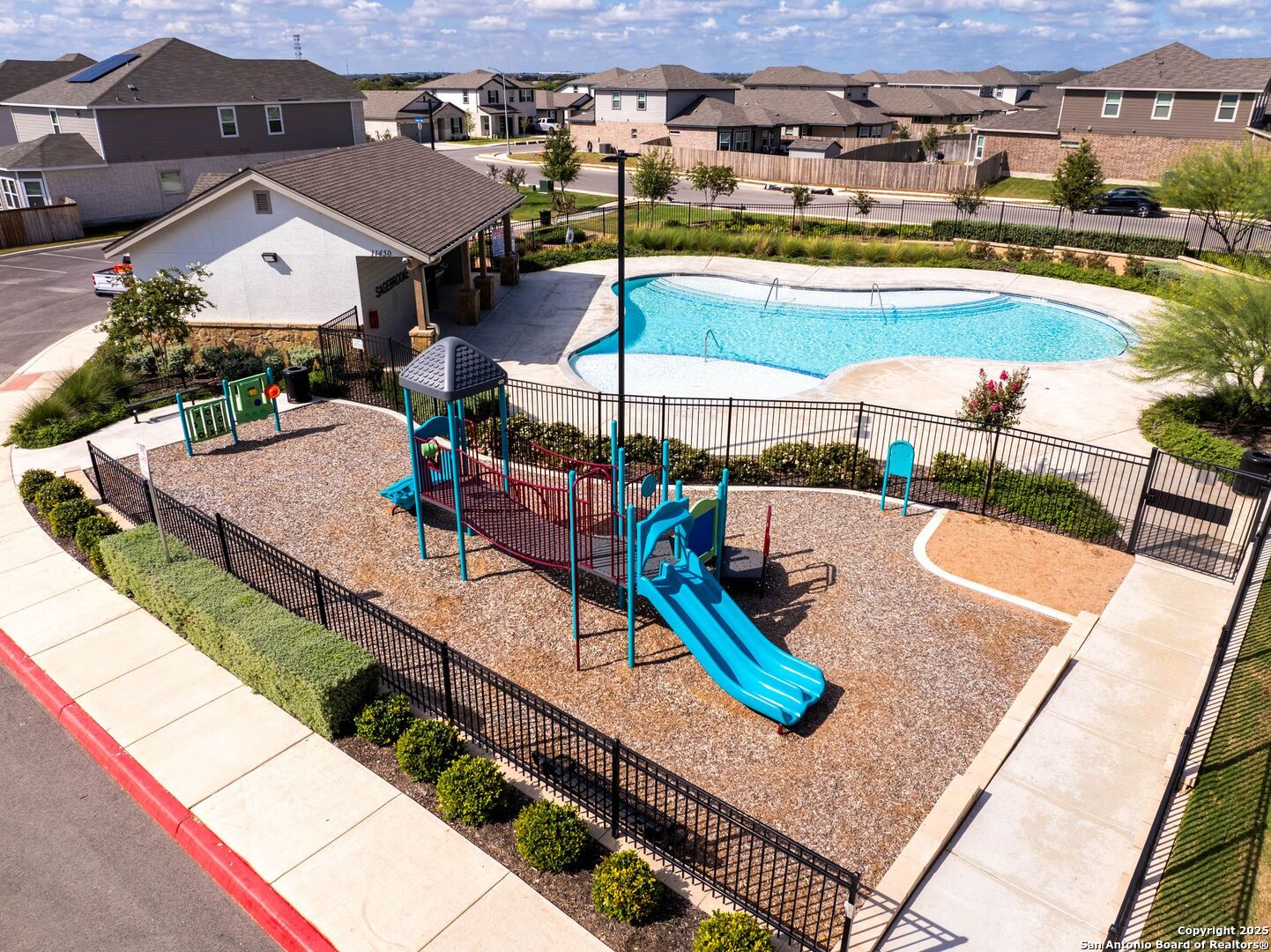 main property photo 44