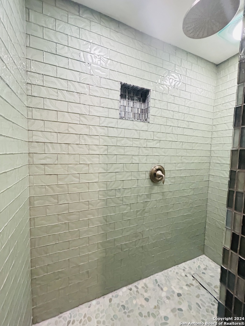 property viewer photo 31