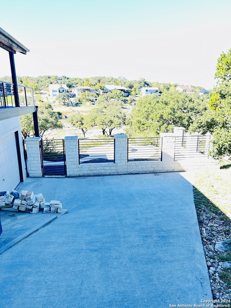 property viewer photo 35