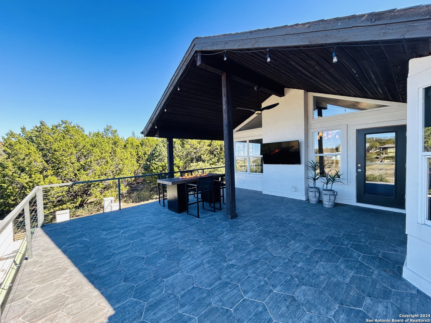 property viewer photo 45