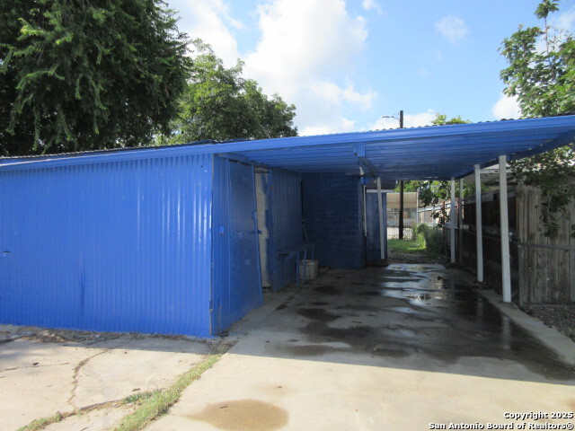 main property photo 13