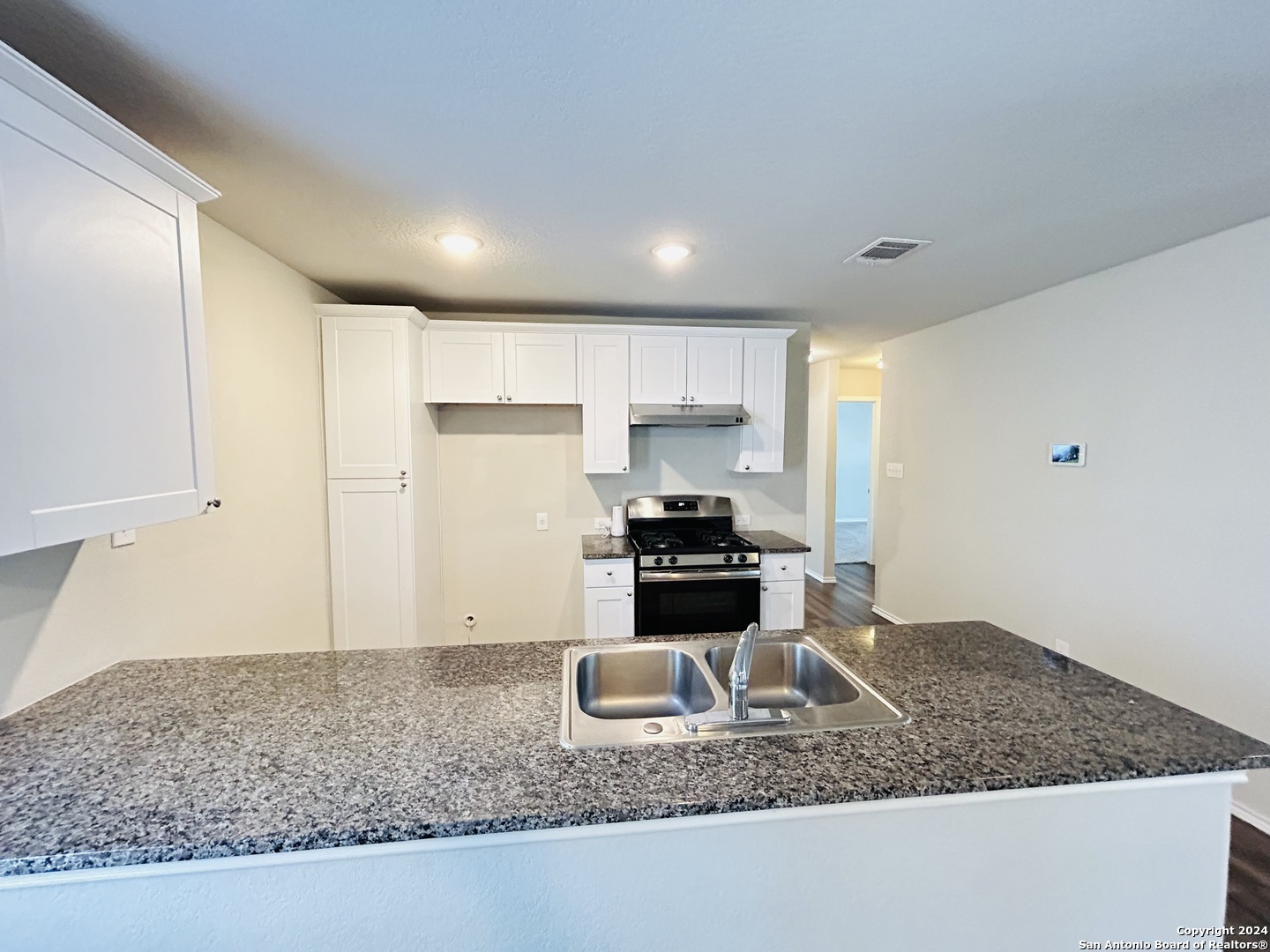 property viewer photo 2