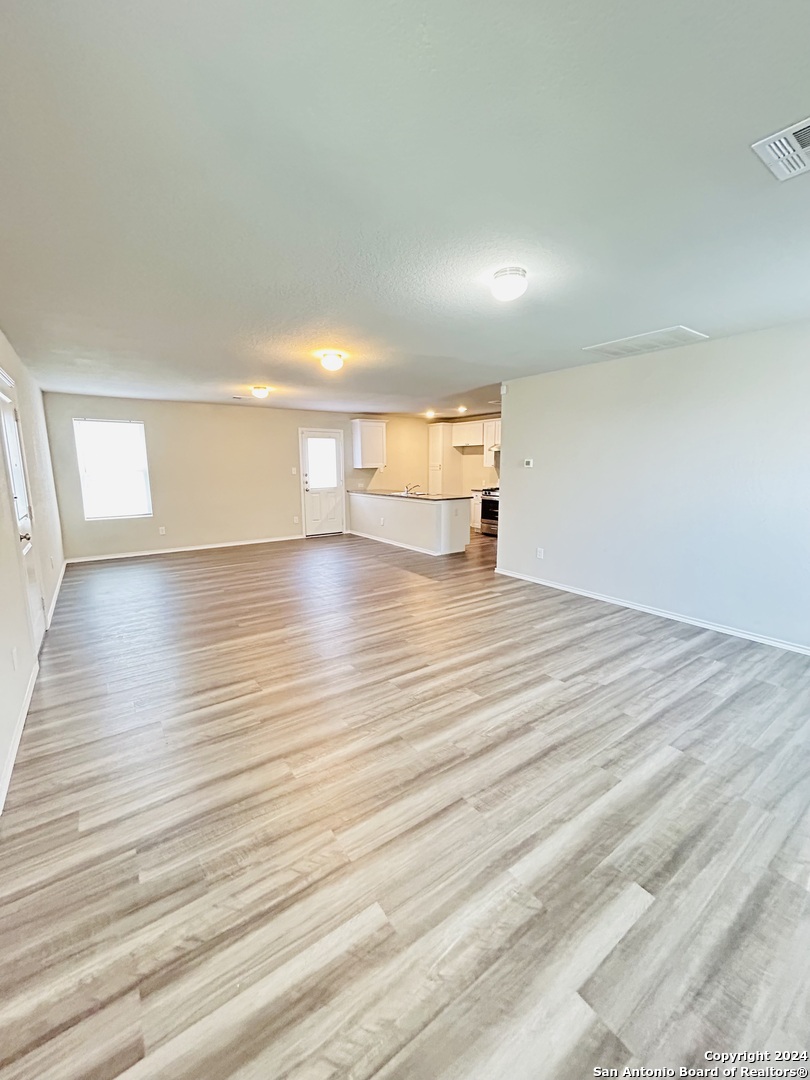 property viewer photo 4