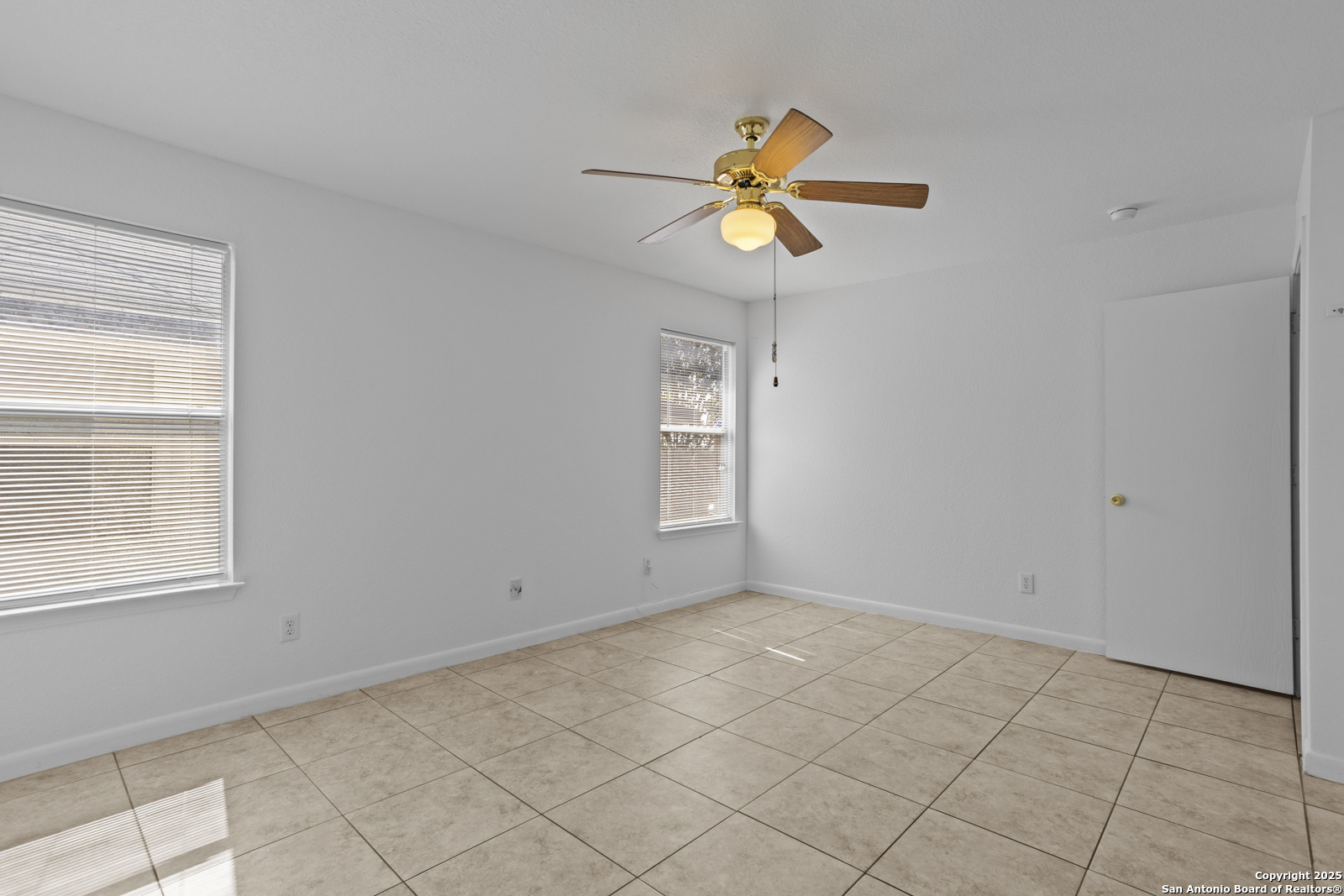 property viewer photo 17