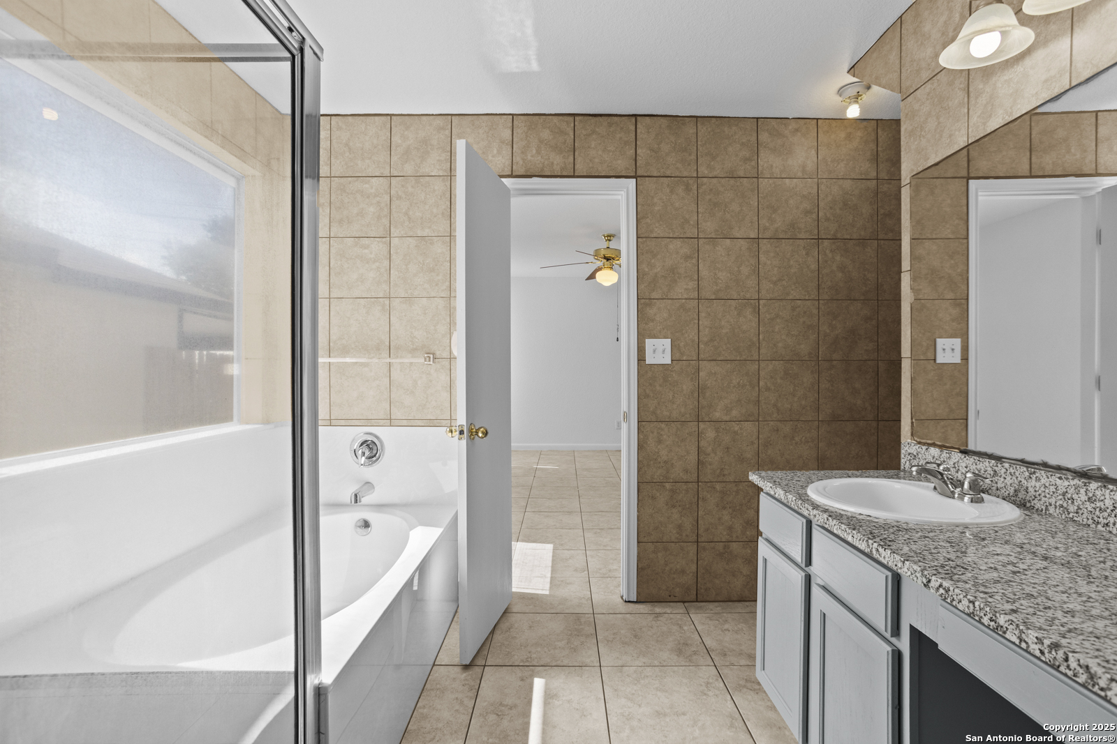property viewer photo 20