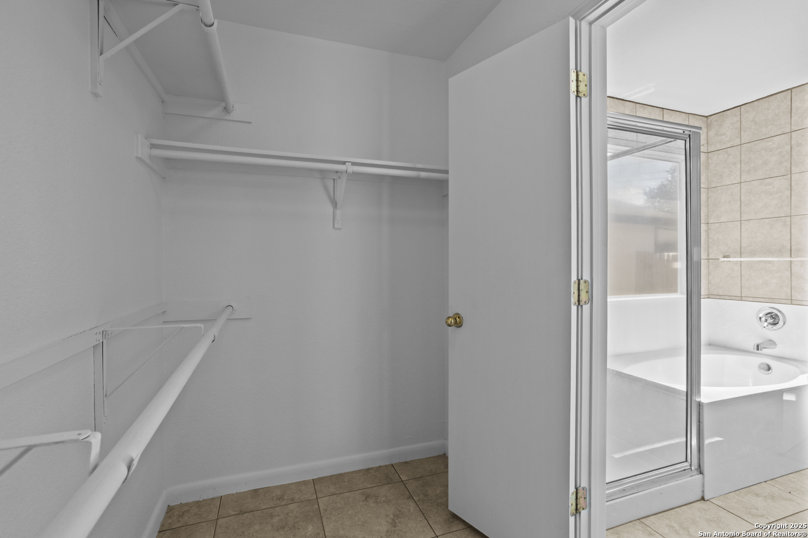 property viewer photo 21
