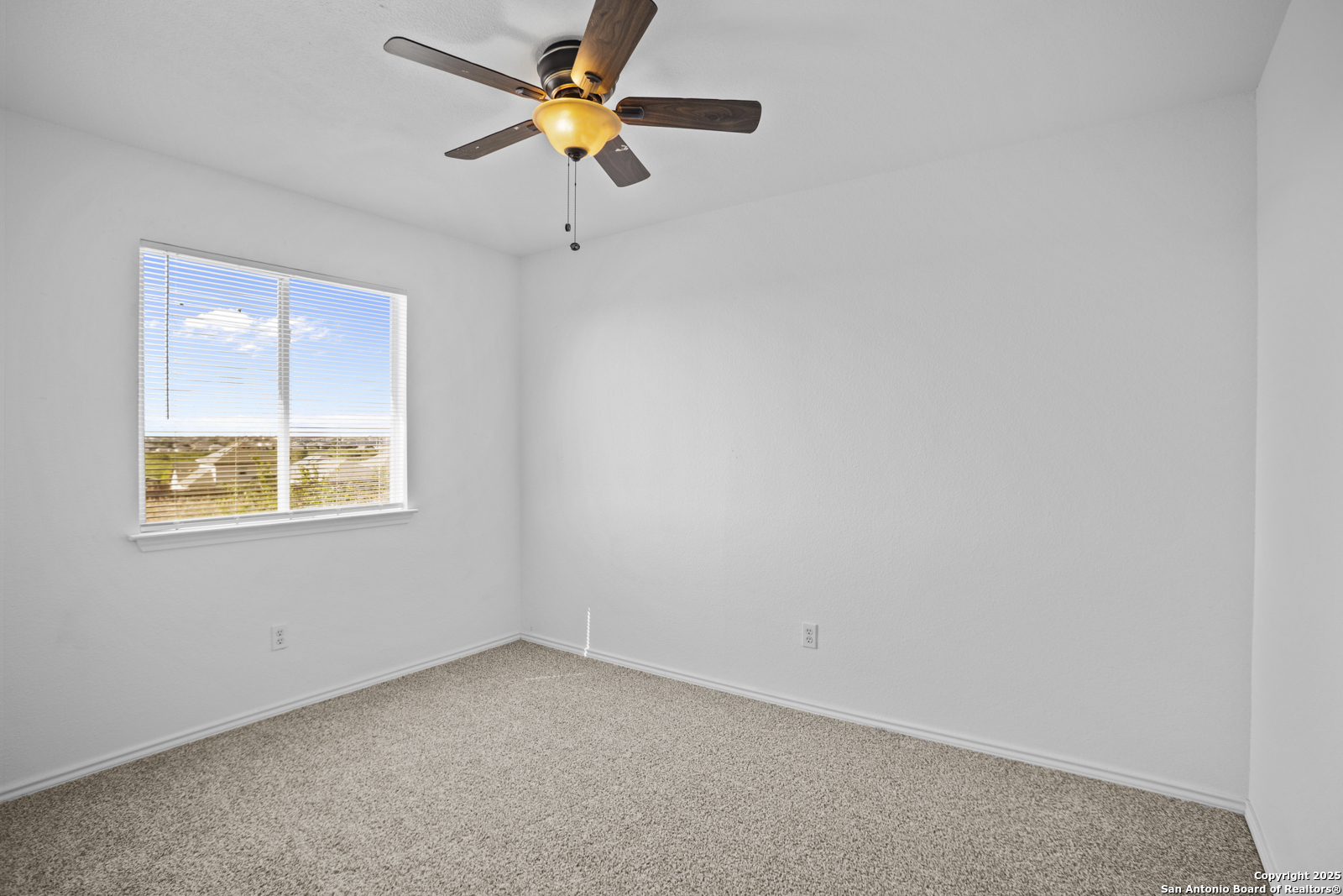 property viewer photo 25
