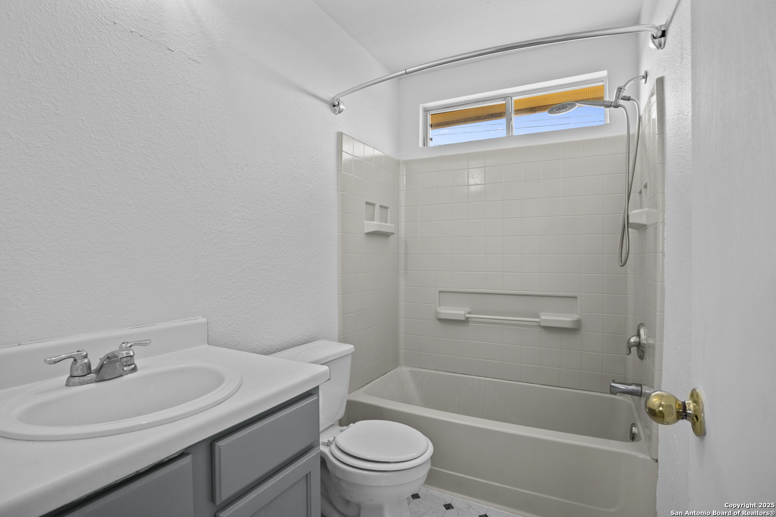 property viewer photo 26