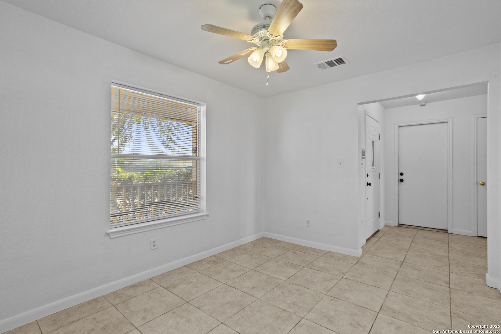 property viewer photo 4