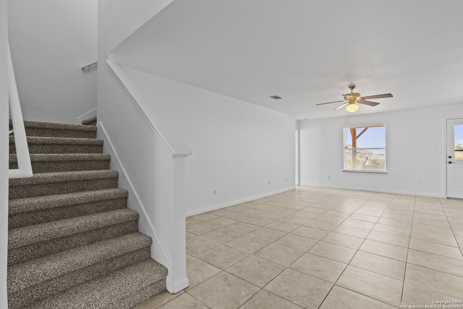 property viewer photo 6