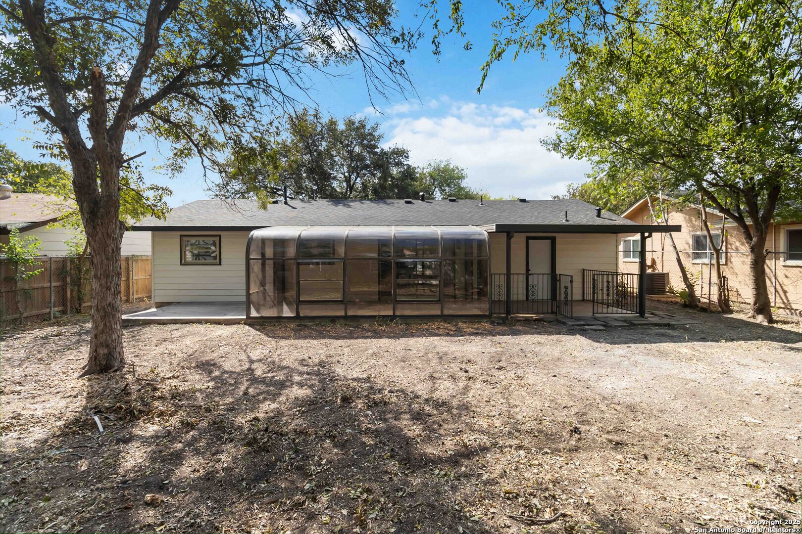 property viewer photo 19
