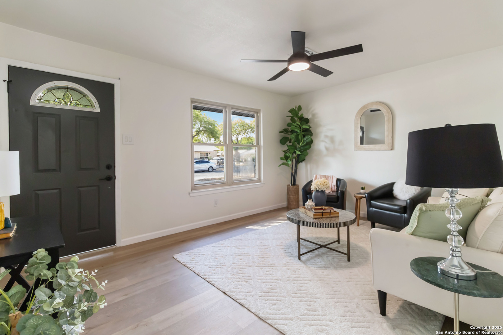 property viewer photo 2