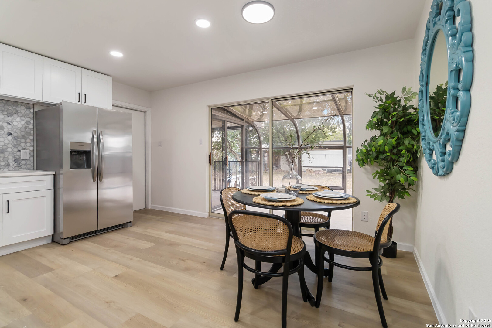 property viewer photo 6