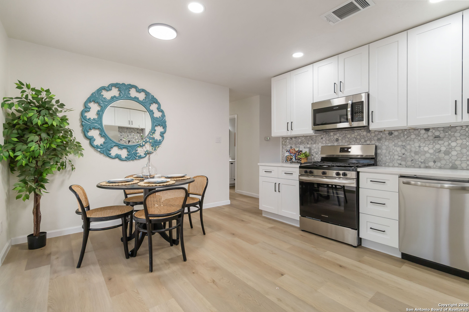 property viewer photo 8