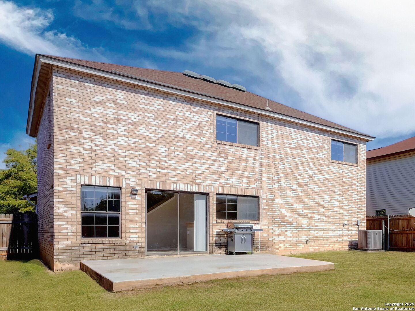 main property photo 23