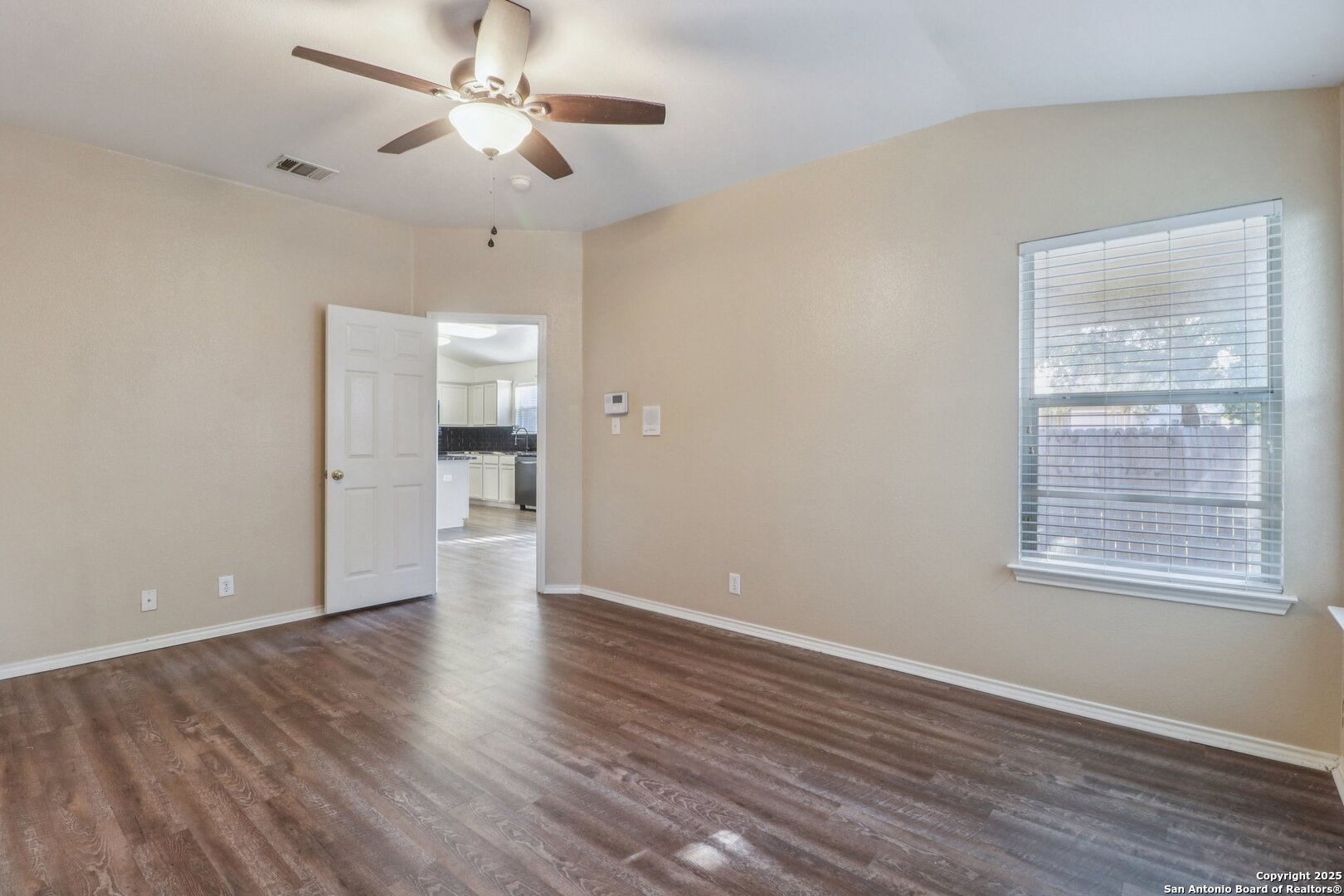 property viewer photo 14