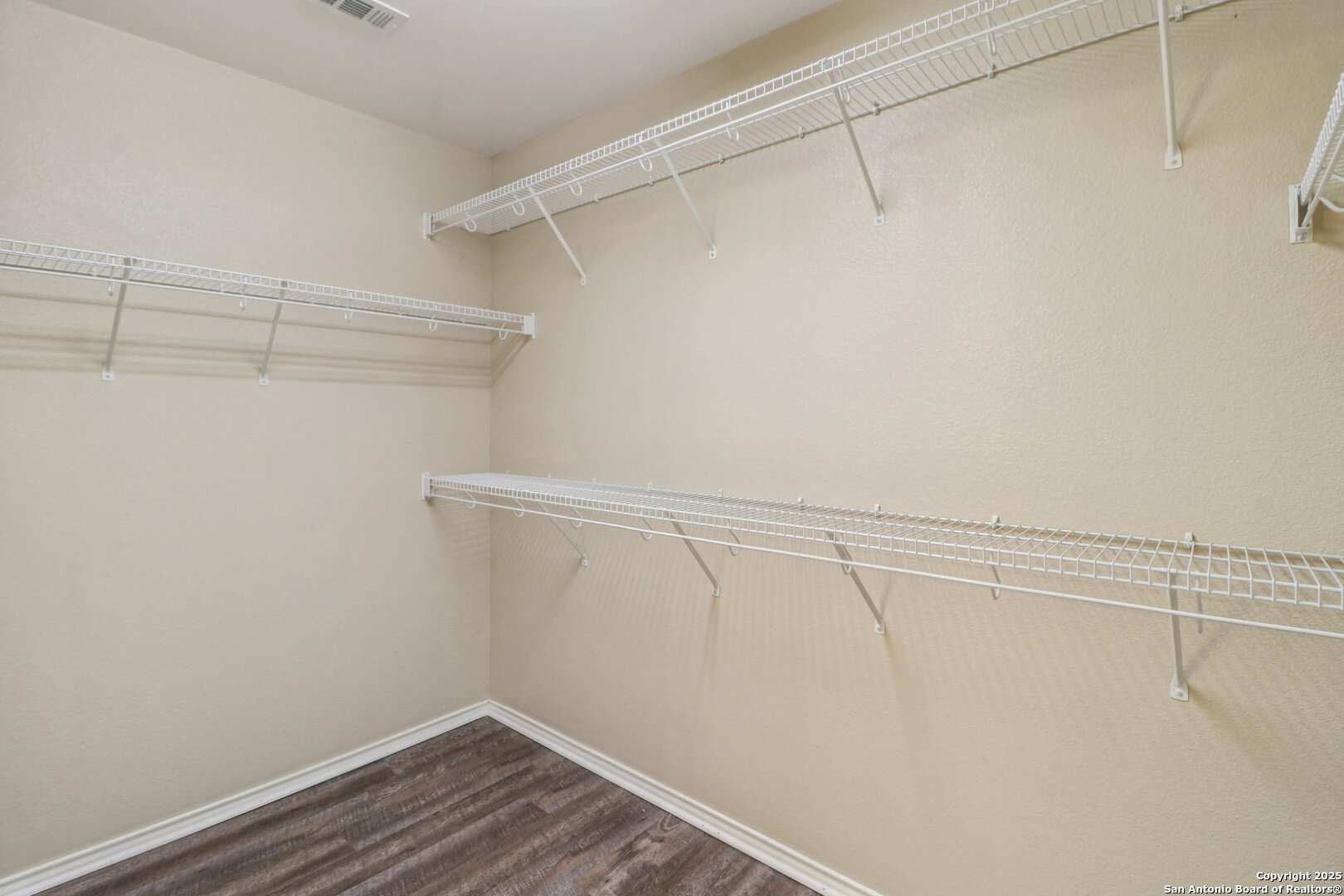 property viewer photo 16