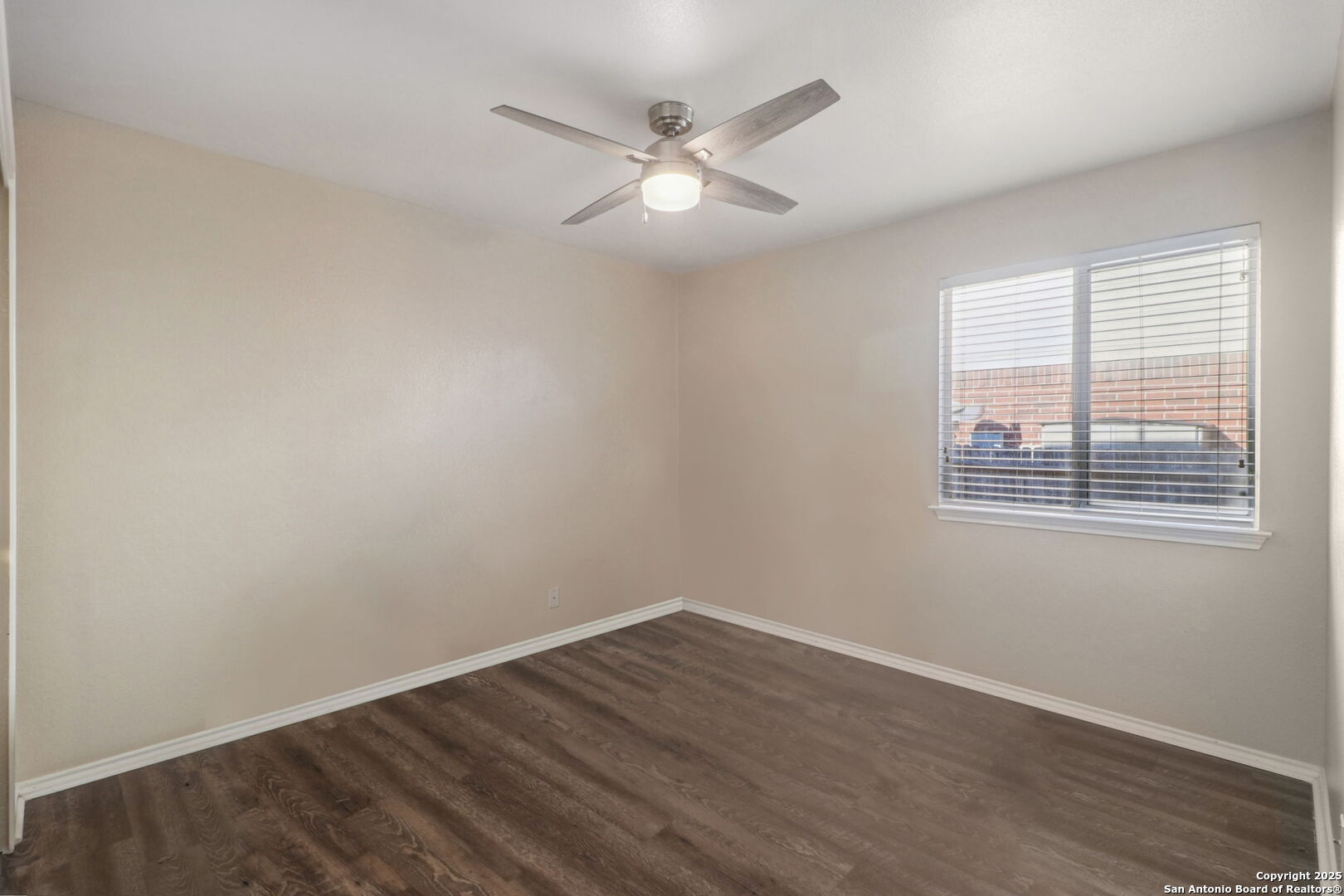 property viewer photo 21