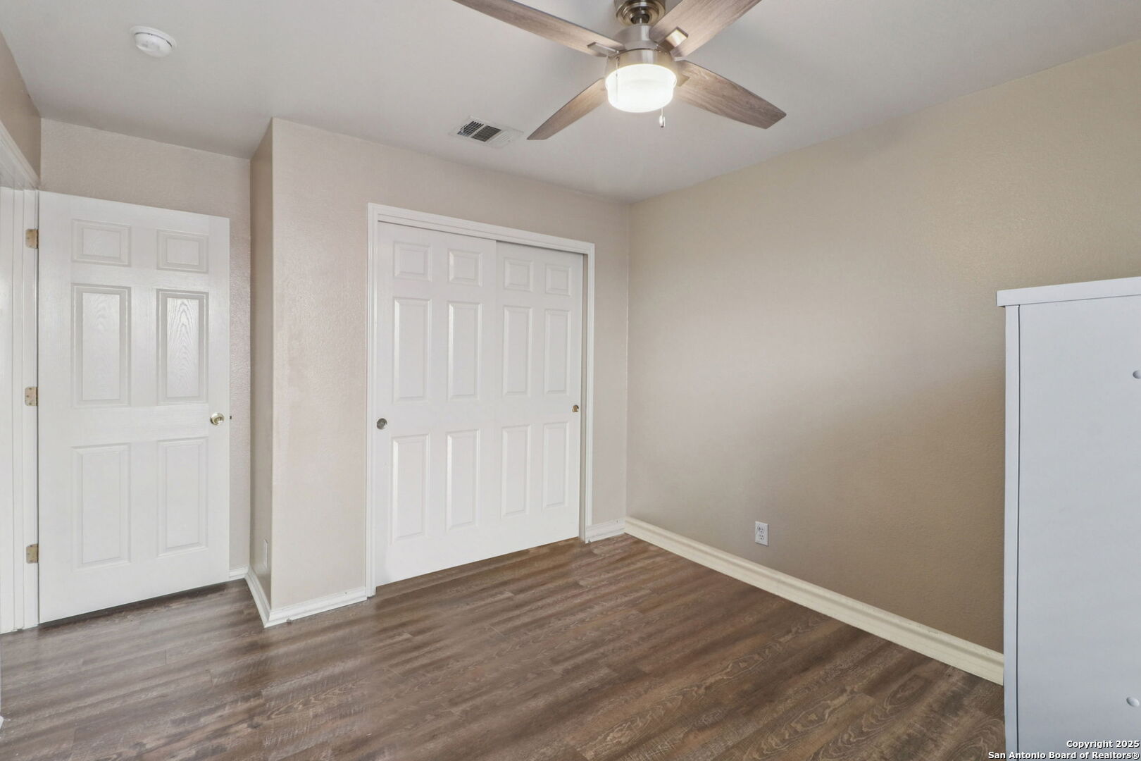 property viewer photo 22