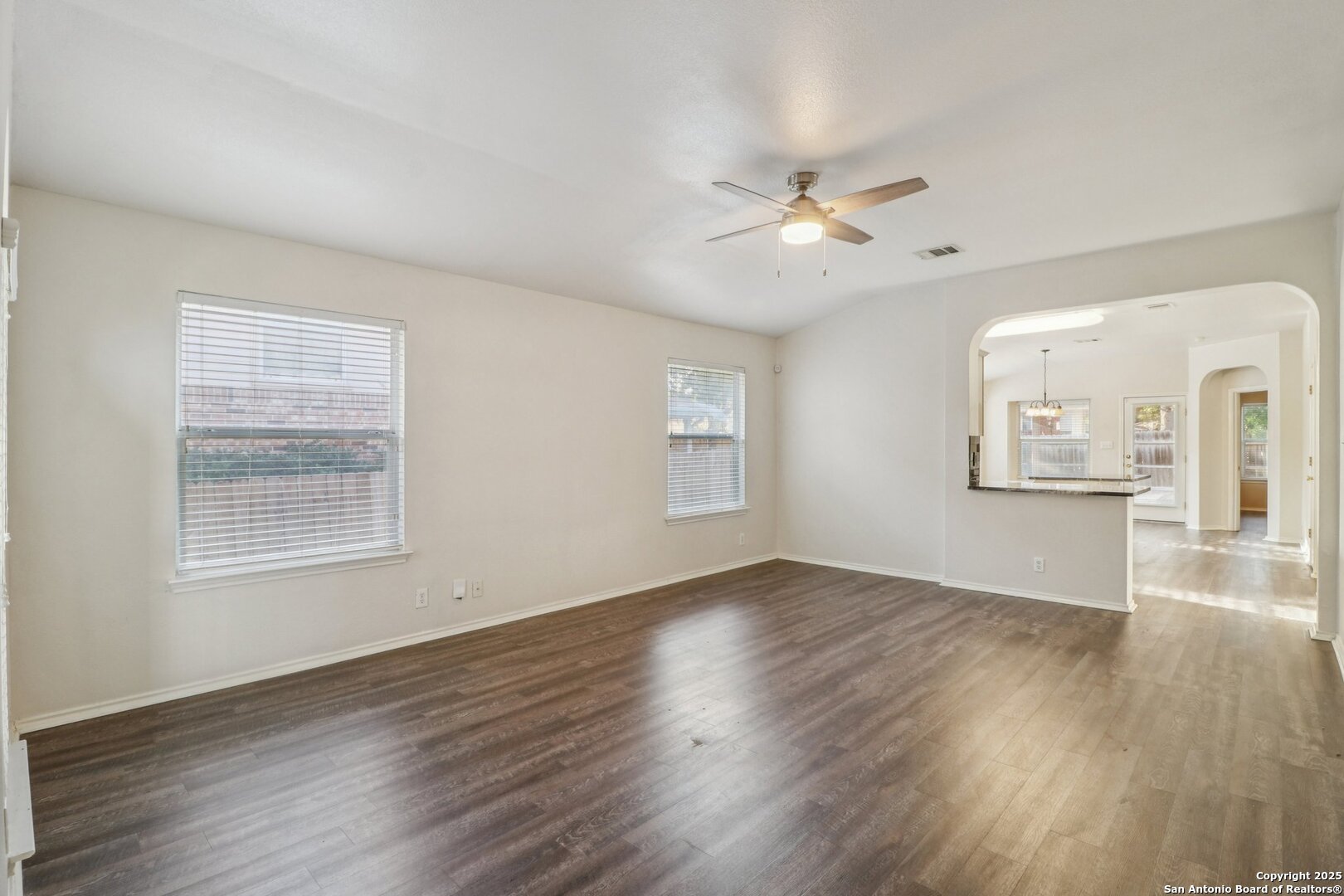 property viewer photo 6