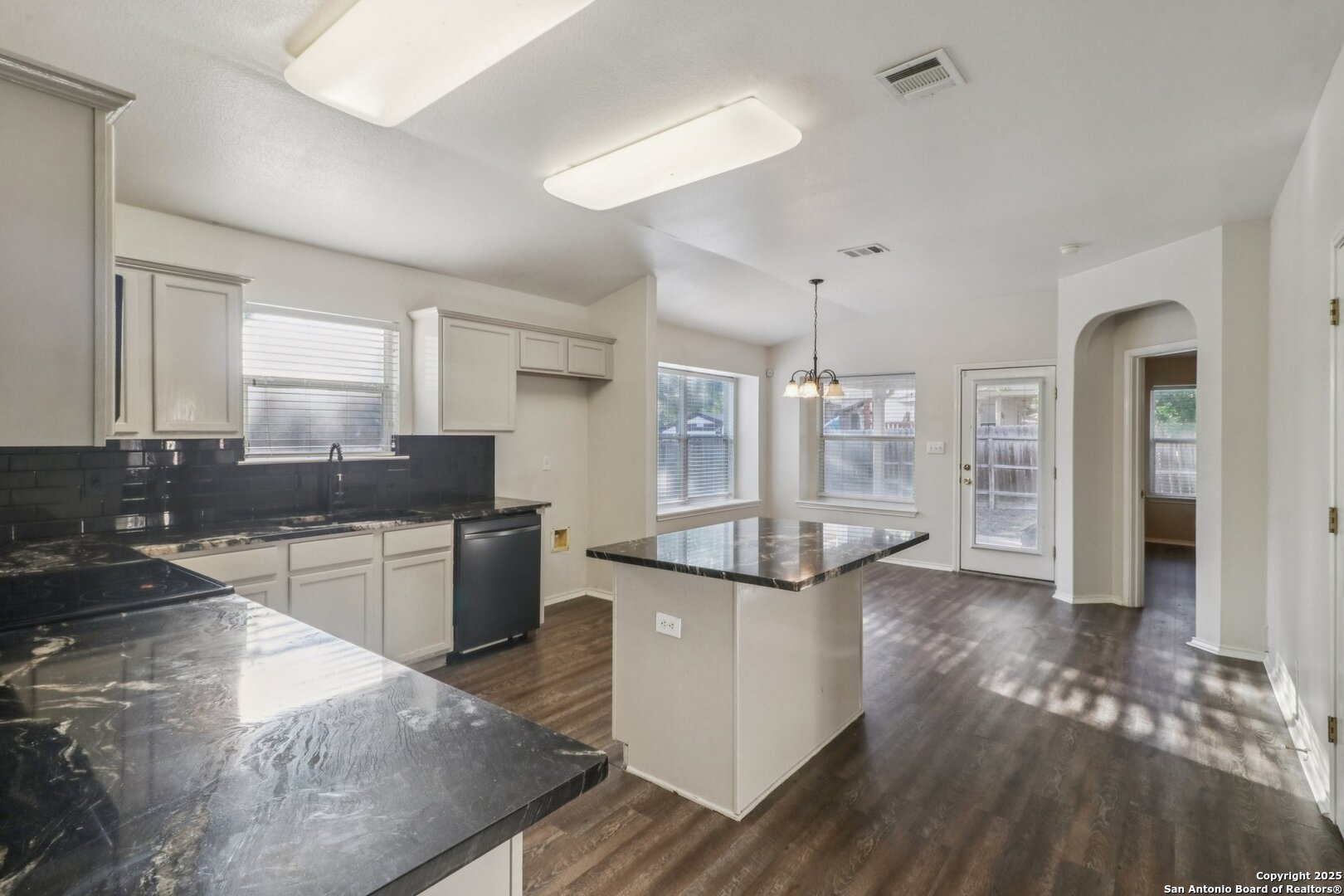property viewer photo 8