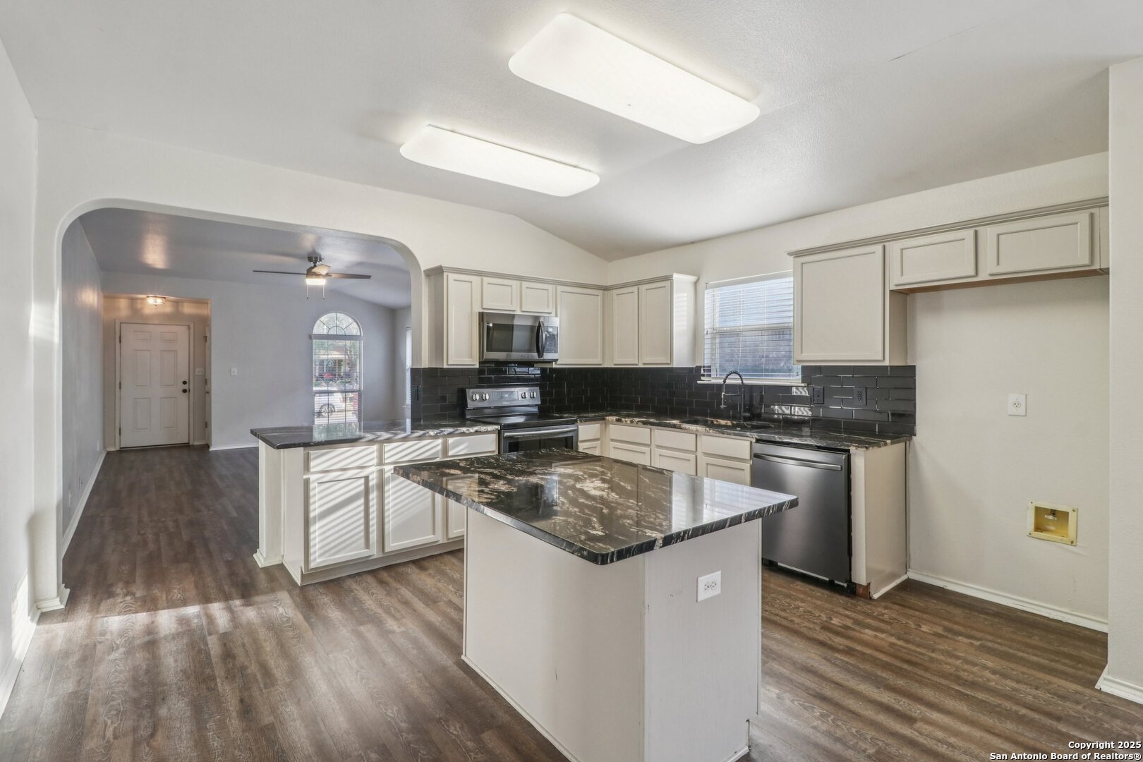 property viewer photo 9