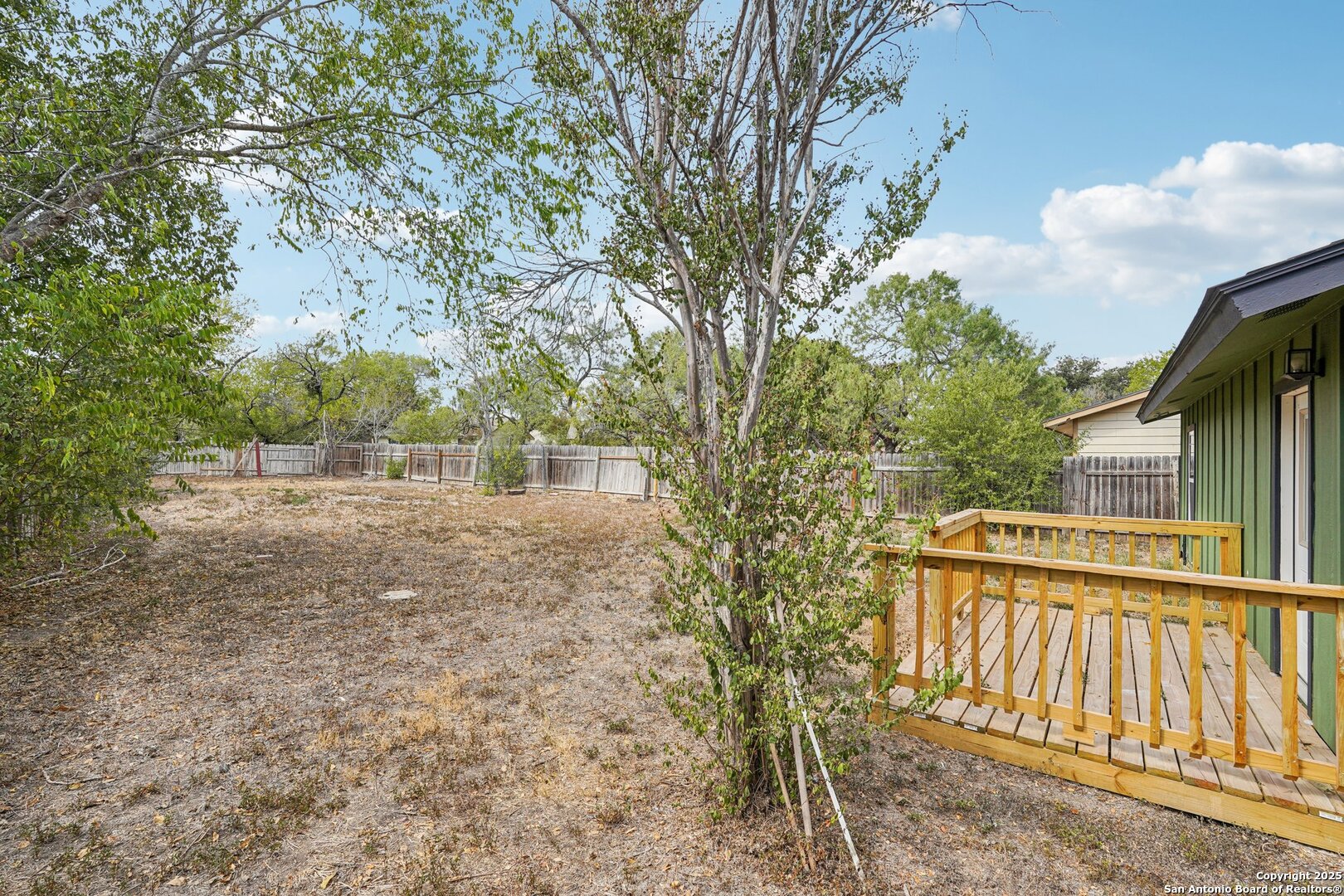 main property photo 28