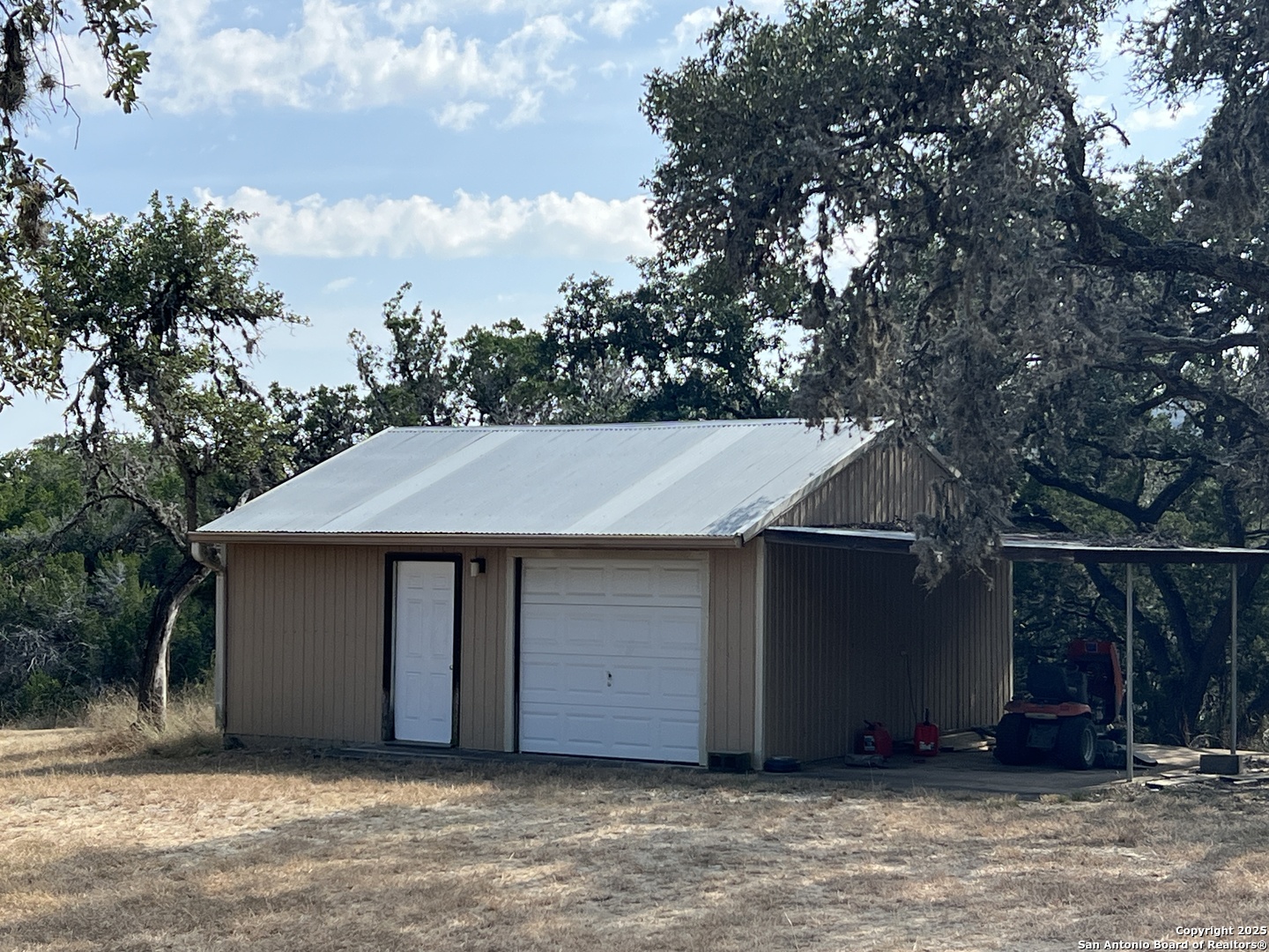 main property photo 35