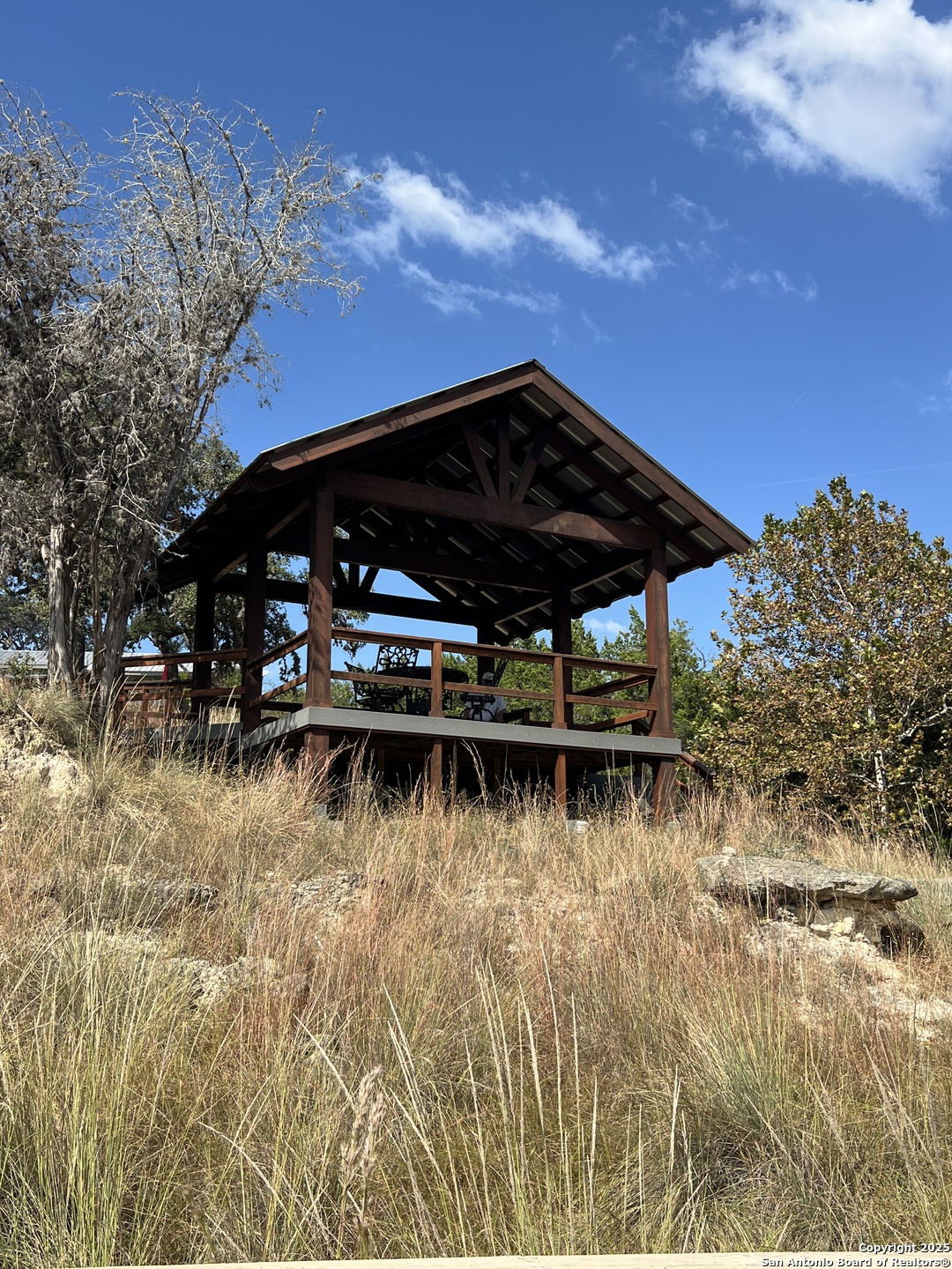 main property photo 45