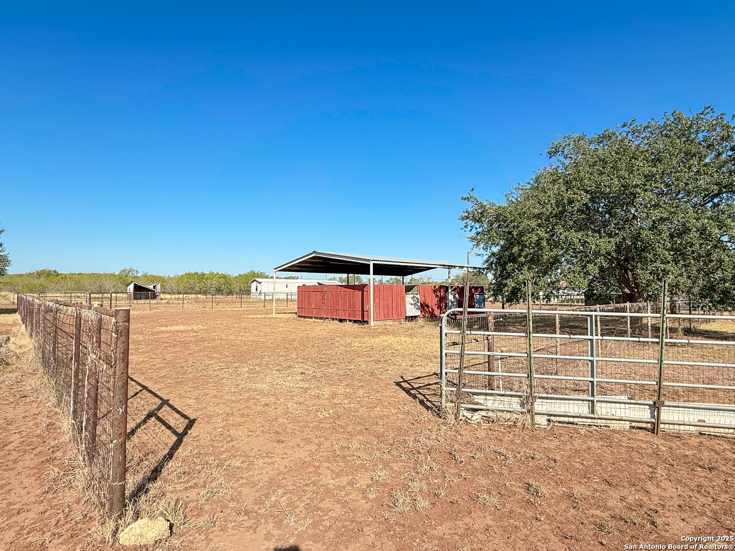 main property photo 6
